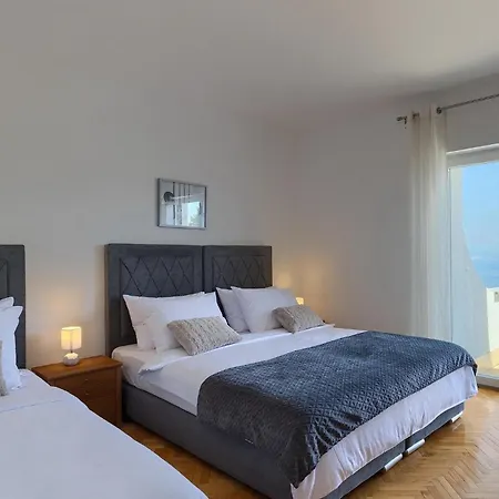 Travia Holiday home *