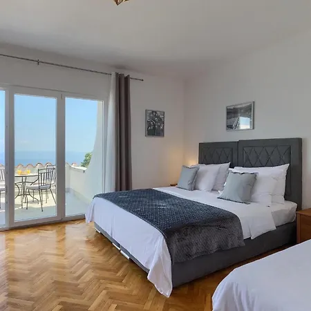 Travia Holiday home *