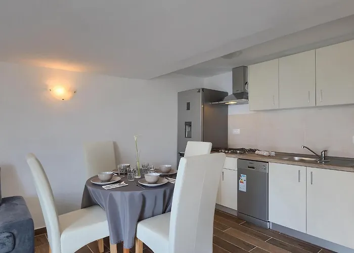 Travia Holiday home *