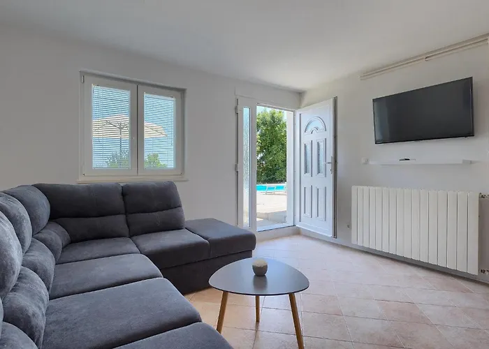 Travia Holiday home Veprinac