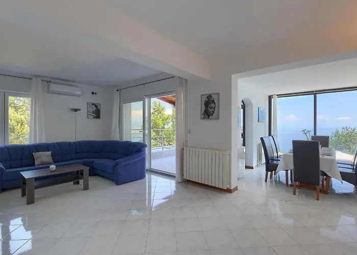 Holiday home Travia Veprinac