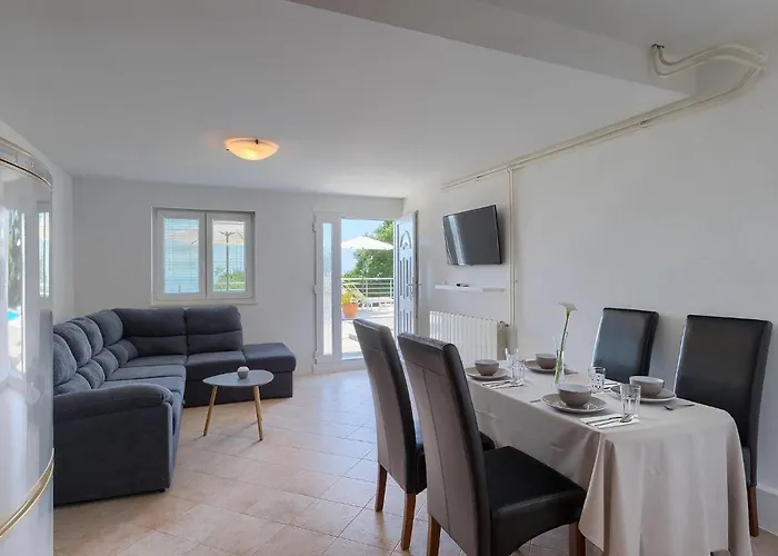 Travia Holiday home