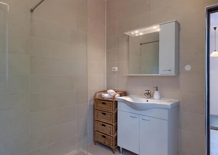 Travia Holiday home *